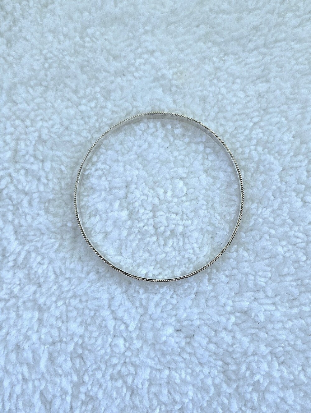 Anna Beck Thin Bangle Bracelet - Silver🤍 With Gold💛 Dots••• - Picture 12 of 16